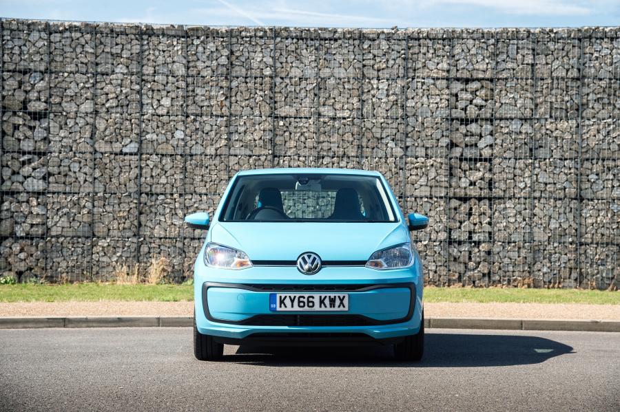 Volkswagen move up! 3-Door 2016 года  (UK) (фото 10 из 16)